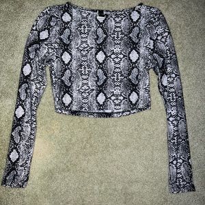 snakeskin long sleeve crop top